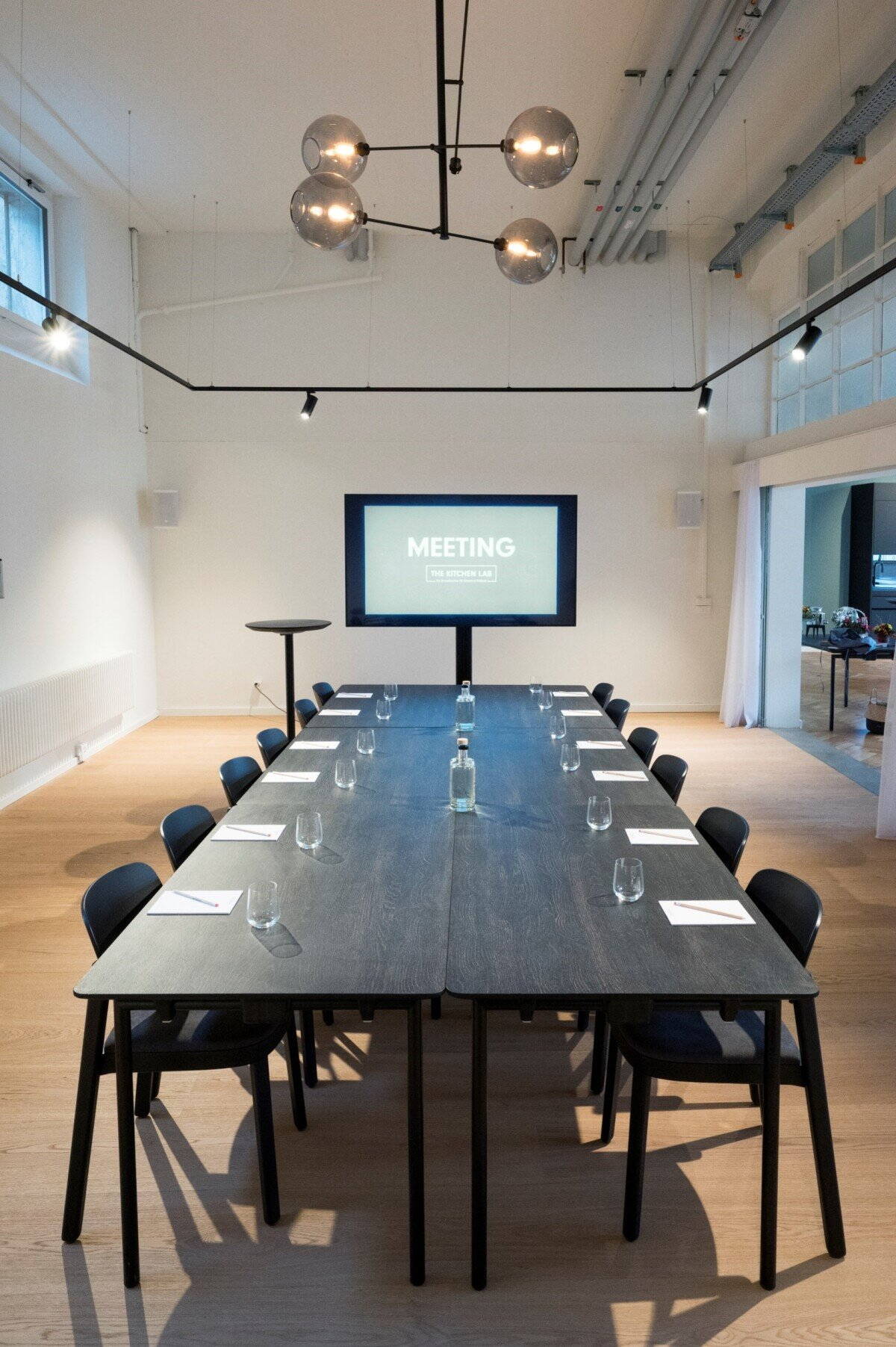 a-1200.jpg a-1200.jpg