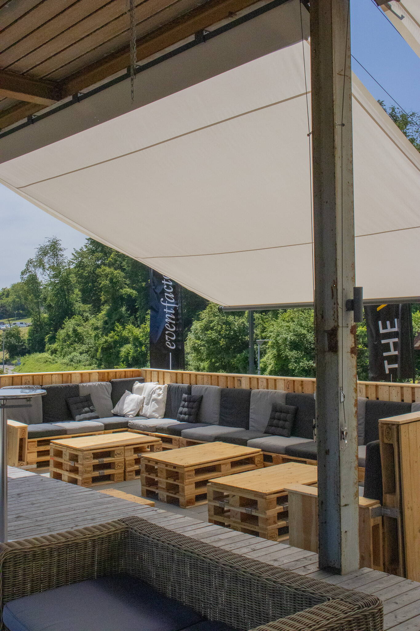 pioneers_deck7.jpg pioneers_deck7.jpg